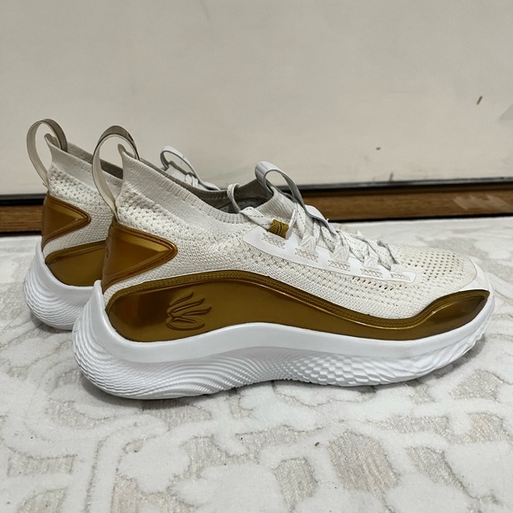 Under Armor CURRY 8 “GOLDEN FLOW” - Picture 1 of 13